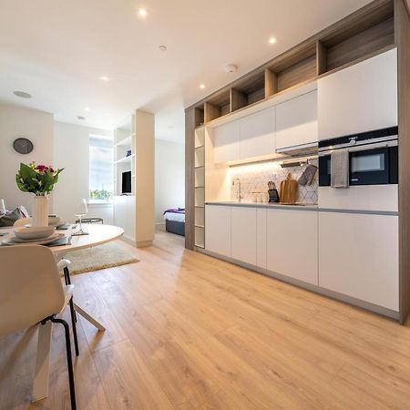 Cozy Apartments - Free Wifi And Parking Onsite Feltham エクステリア 写真