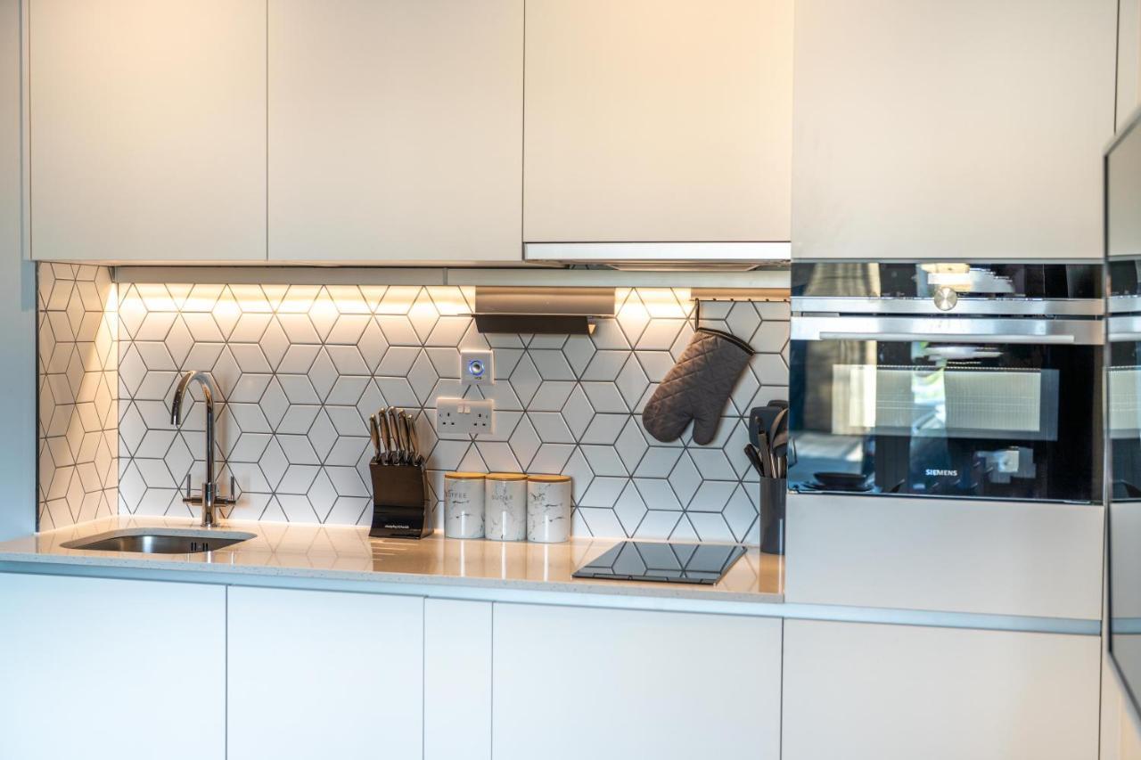 Cozy Apartments - Free Wifi And Parking Onsite Feltham エクステリア 写真