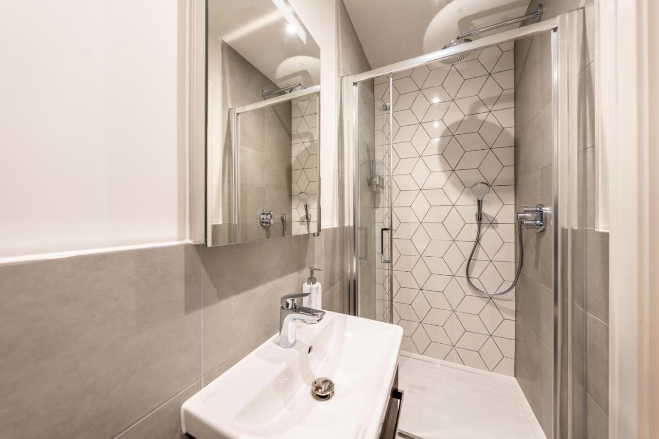 Cozy Apartments - Free Wifi And Parking Onsite Feltham エクステリア 写真