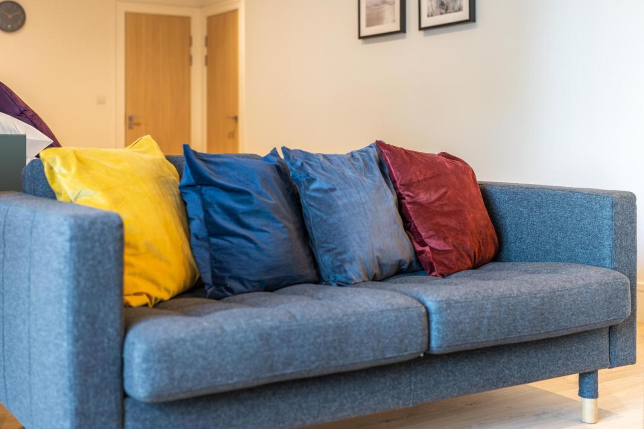 Cozy Apartments - Free Wifi And Parking Onsite Feltham エクステリア 写真
