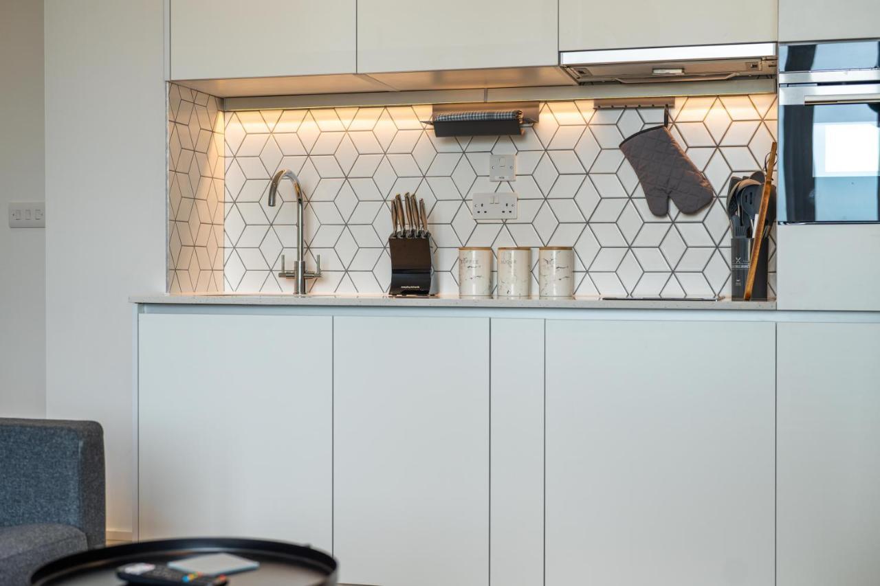 Cozy Apartments - Free Wifi And Parking Onsite Feltham エクステリア 写真