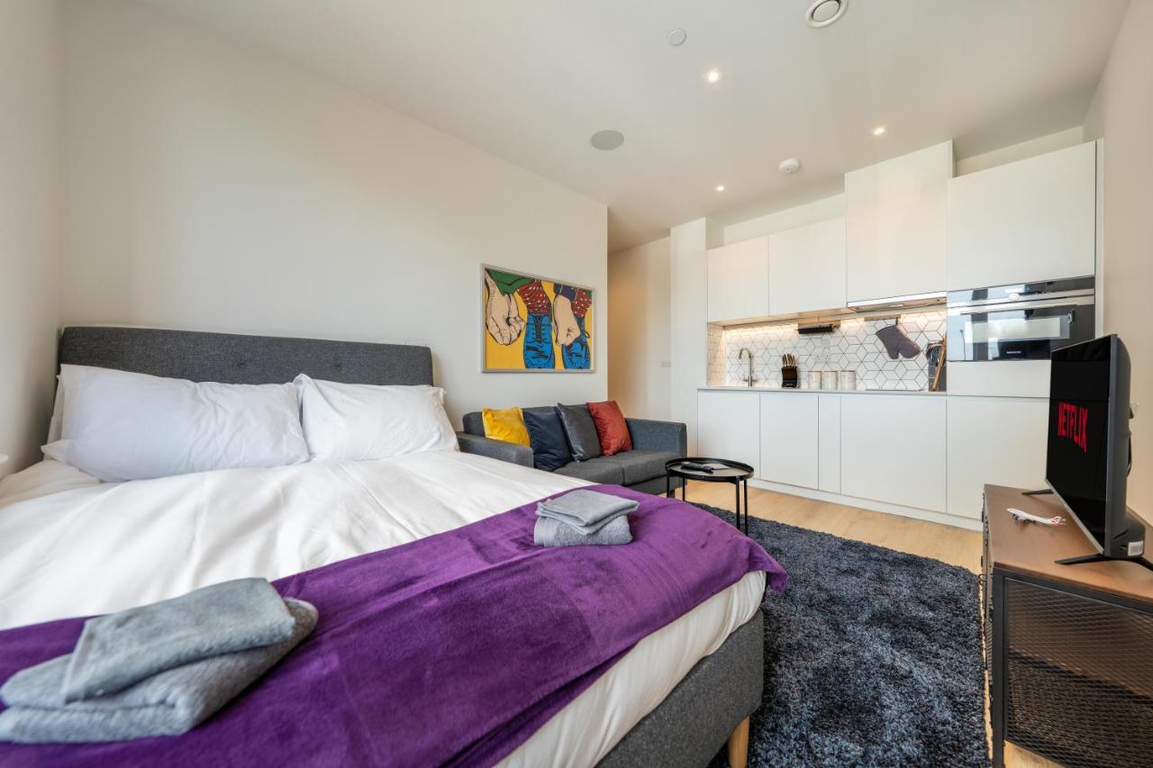 Cozy Apartments - Free Wifi And Parking Onsite Feltham エクステリア 写真