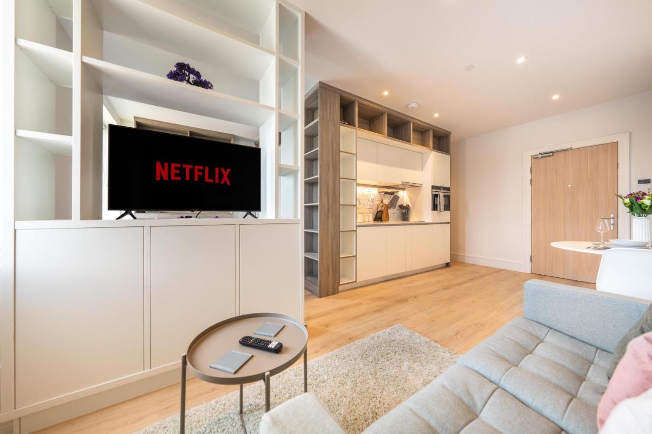 Cozy Apartments - Free Wifi And Parking Onsite Feltham エクステリア 写真