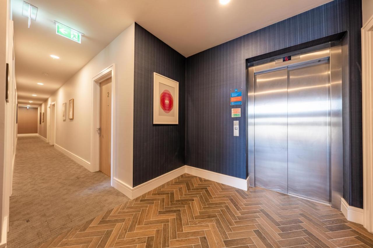 Cozy Apartments - Free Wifi And Parking Onsite Feltham エクステリア 写真