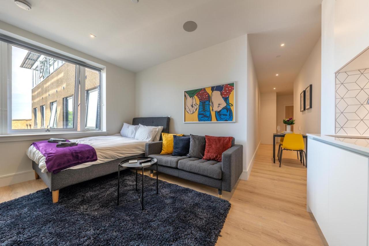 Cozy Apartments - Free Wifi And Parking Onsite Feltham エクステリア 写真